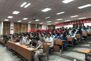 �Թ�ְҵ����ѧУ���������ѧ���С������ġ����ľ������ഺ����������ϵ�л