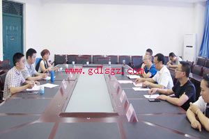 �ϳ��н��������ֶ��ϳ�����ѧУ�淶��ѧ���м��