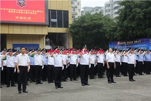 2000�������������������쵼�ɲ�����ѵ���Ĵ�����ѧԺ����