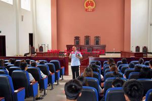 �ɶ�����ְҵѧԺ̽��˼�����ý�ѧģʽ