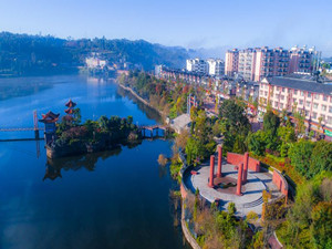 双柏县职业高级中学