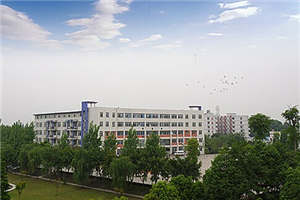 成都指南针职业技术学校图片